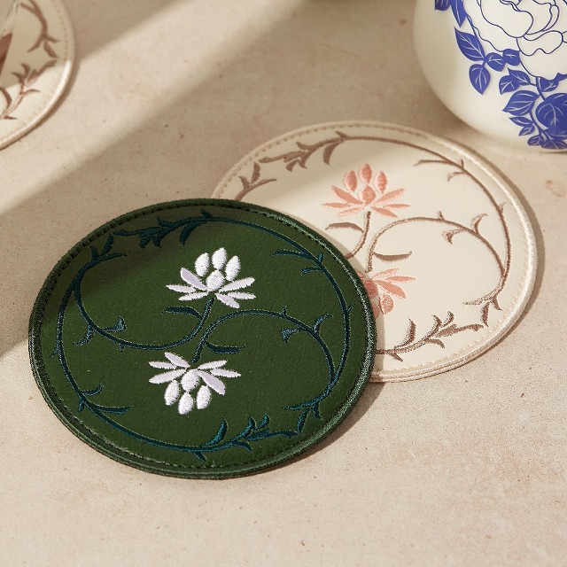 WEDNSY（ウェンジー）蓮の花刺繍韓紙レザーコースター4種